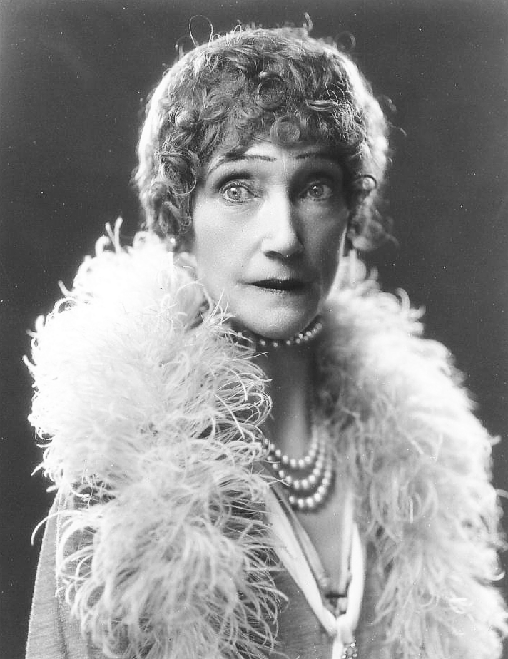 actor Carrie Daumery large photo