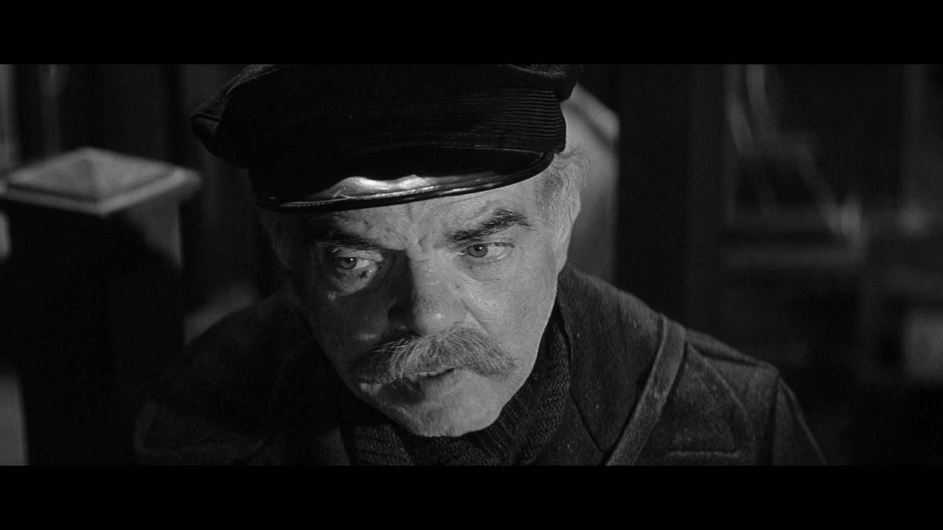 actor Michael Mark large photo