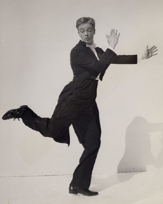 actor Lee Dixon large photo