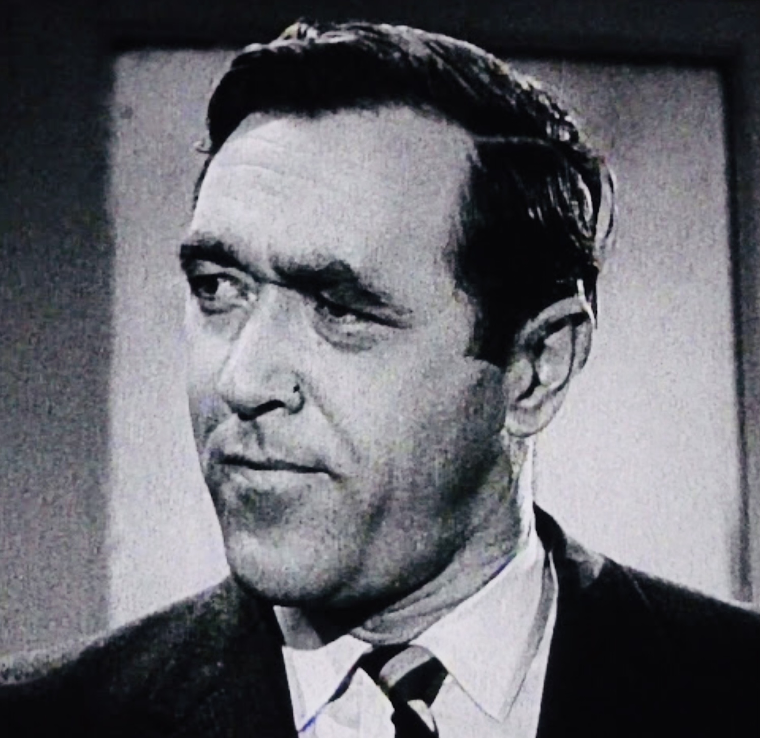 actor James Chandler large photo