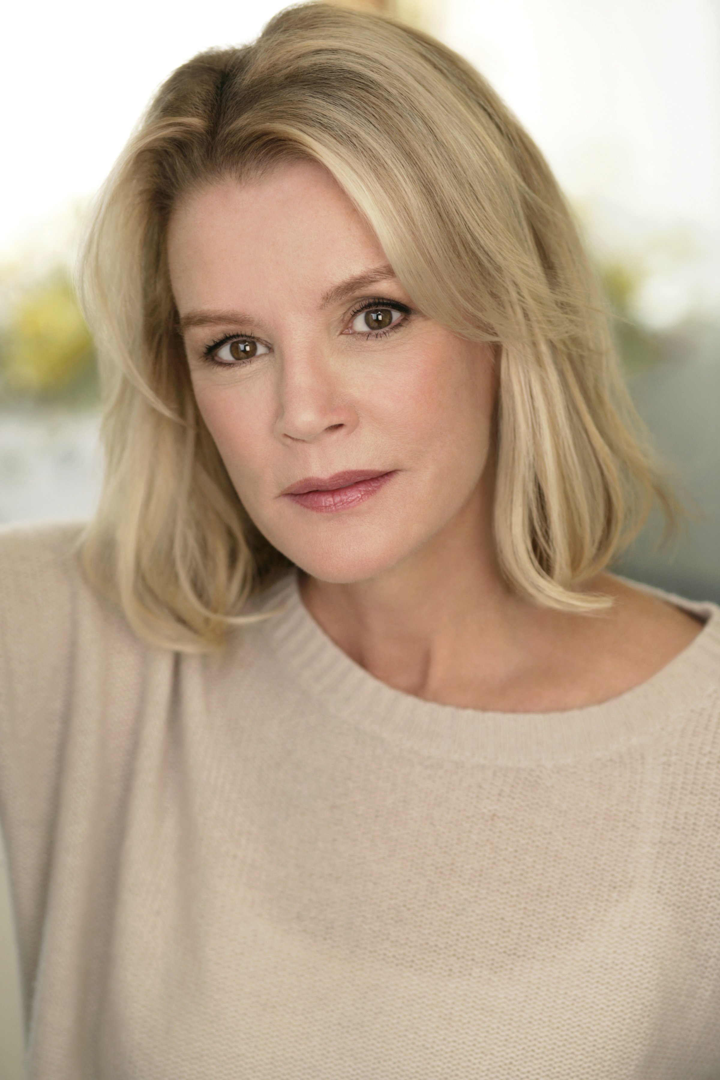 actor Alexandra Neil large photo