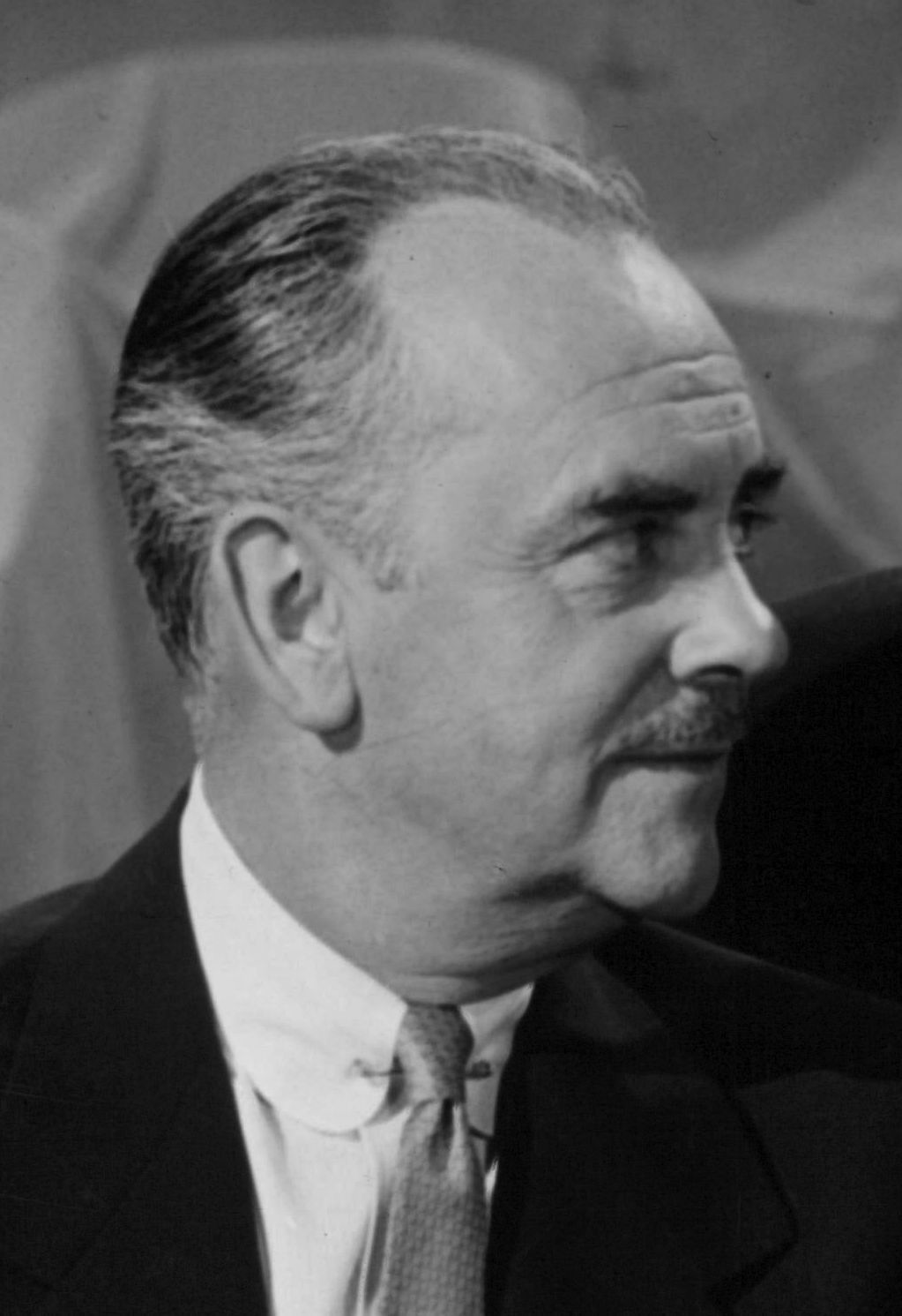 actor Larry Keating large photo