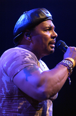 actor Aaron Neville large photo