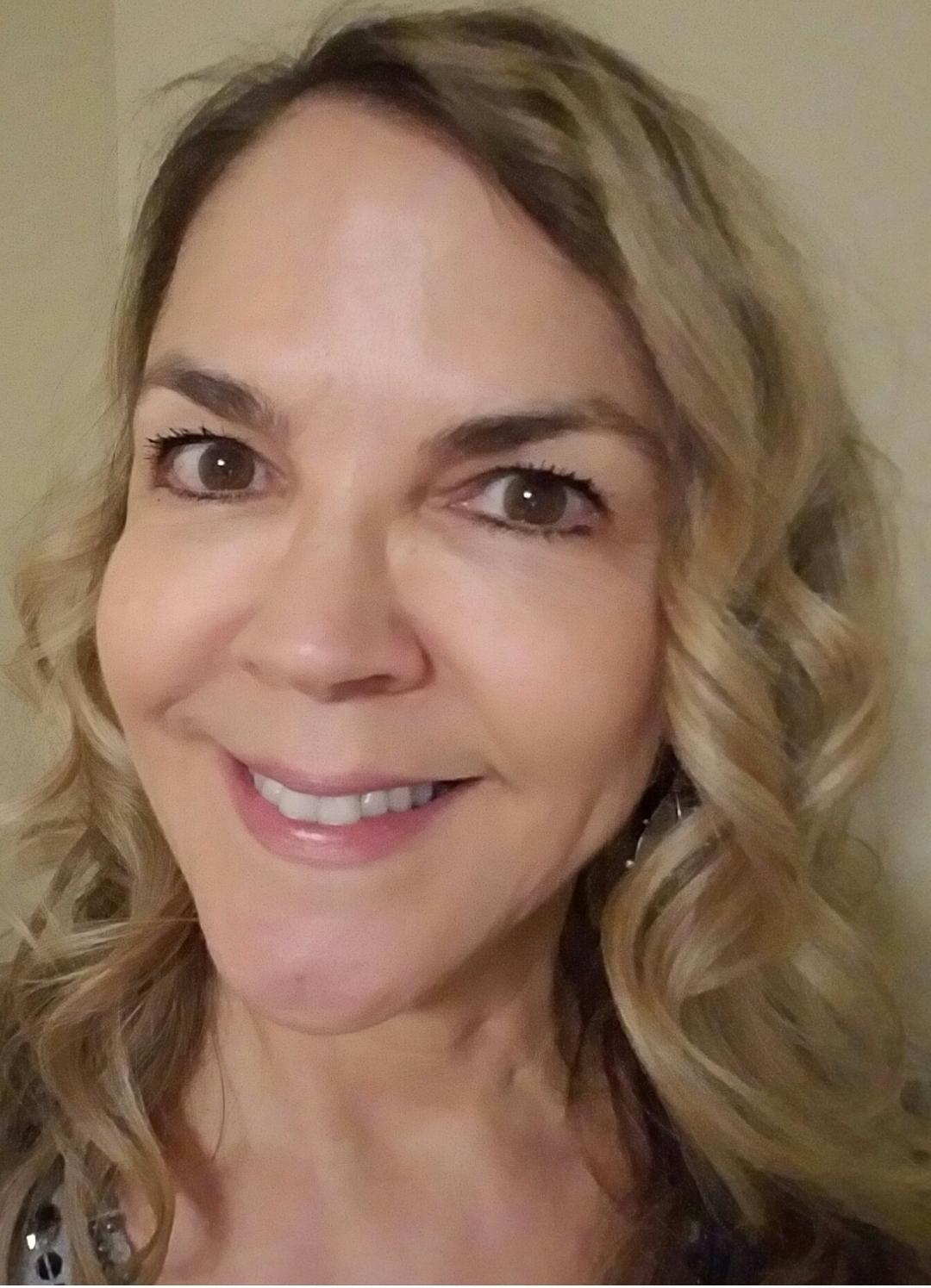 actor Laura Burkett large photo