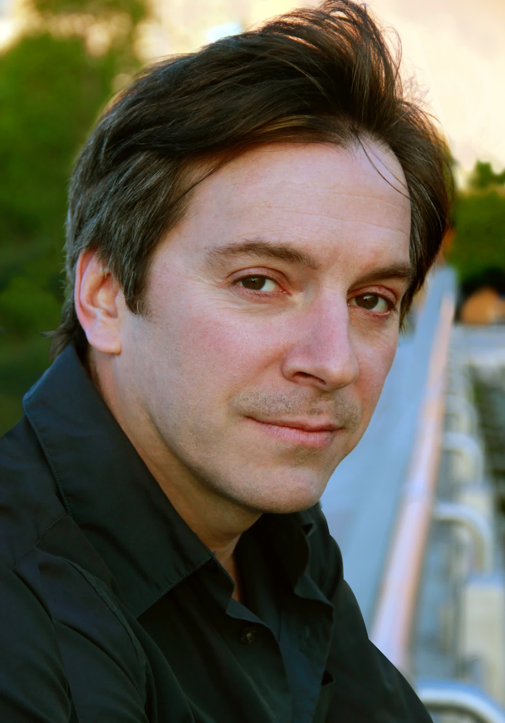 actor David Ilku large photo