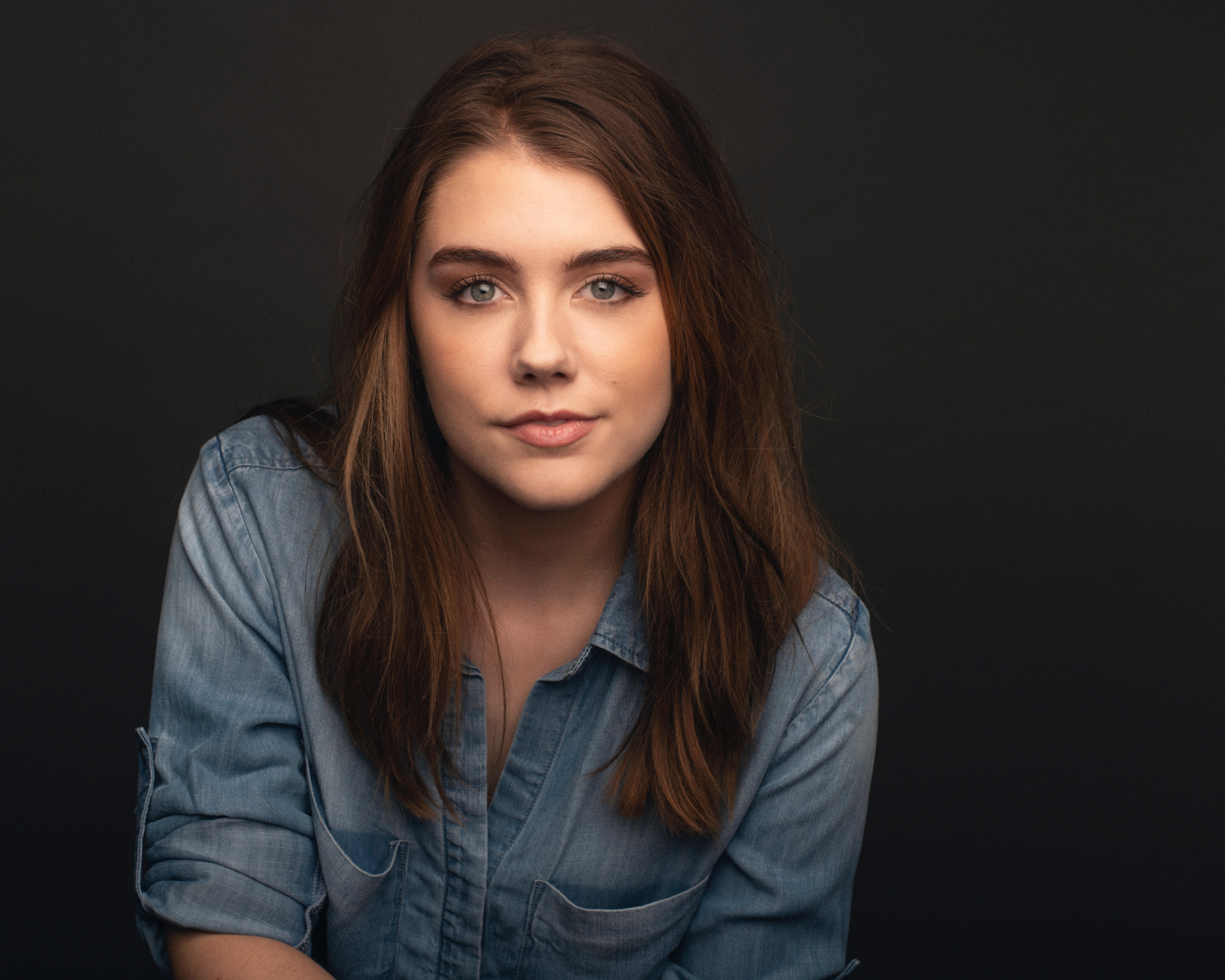 actor Gatlin Kate James large photo