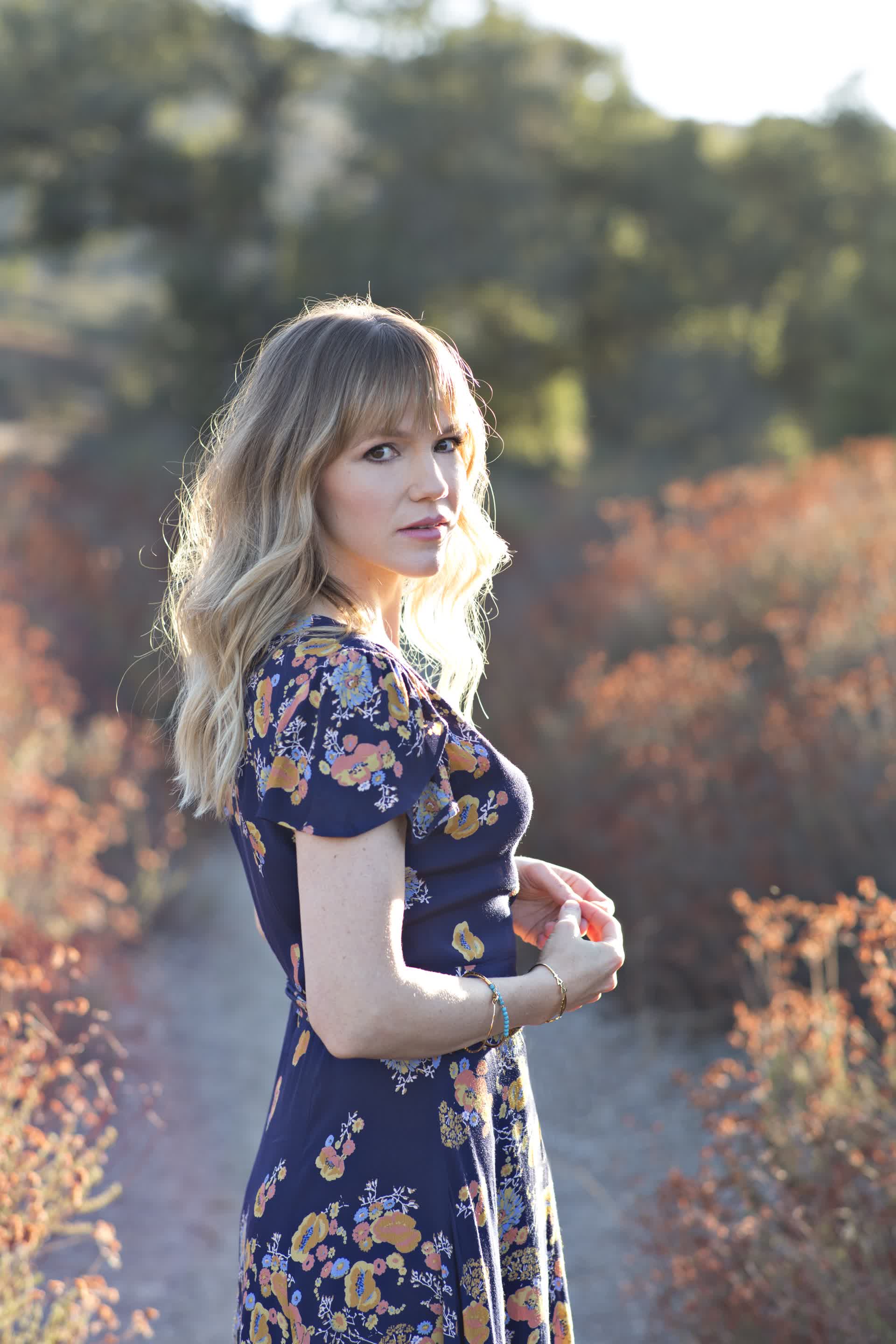 actor Alexa Havins large photo