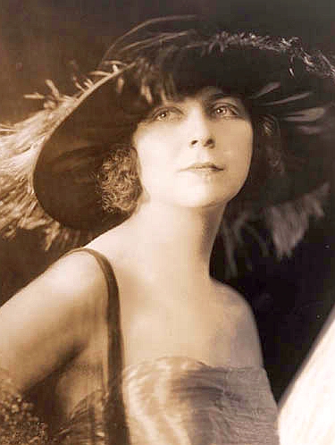 actor Adda Gleason large photo