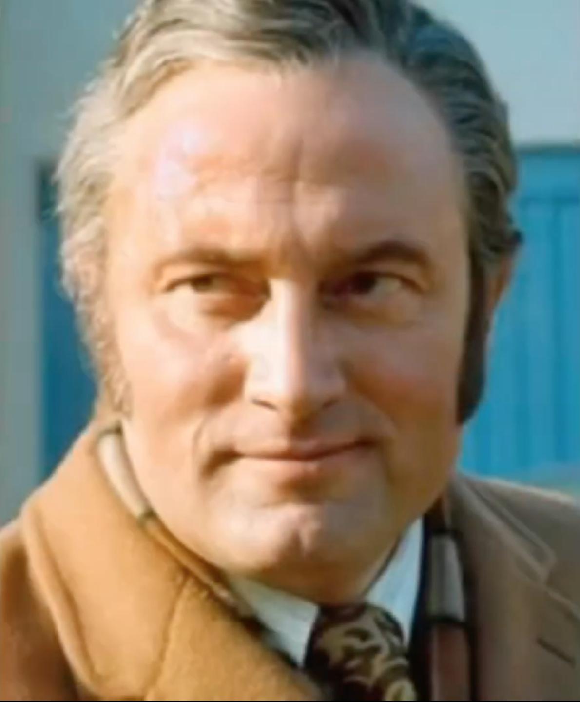 actor Iain Cuthbertson large photo