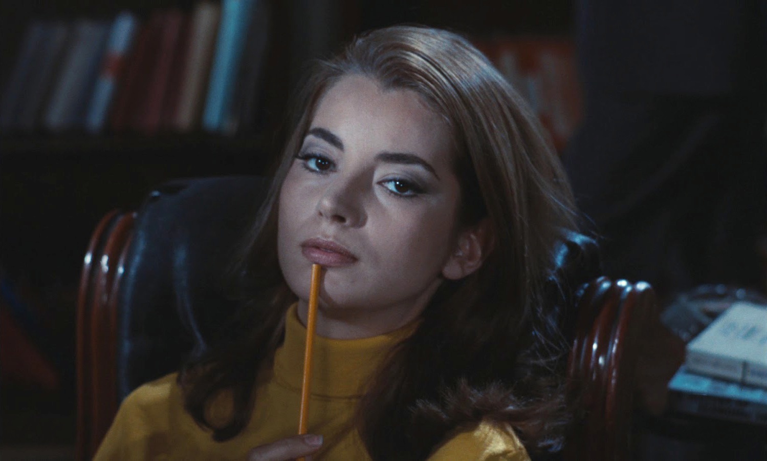 actor Jacqueline Sassard large photo