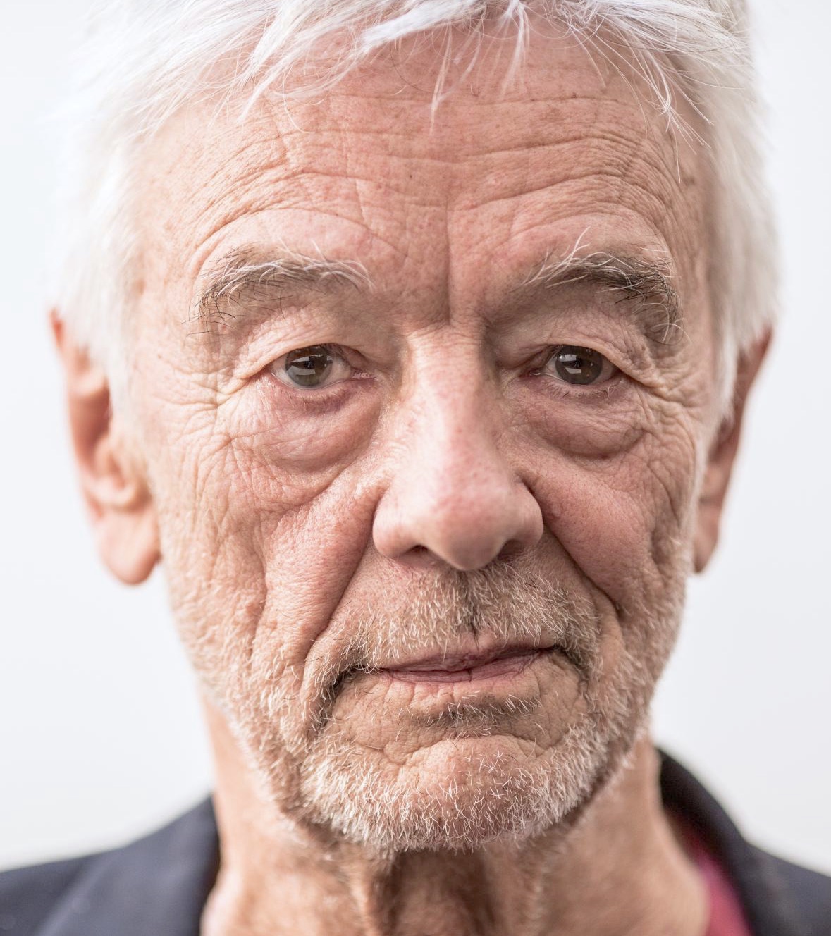 actor Peter McEnery large photo