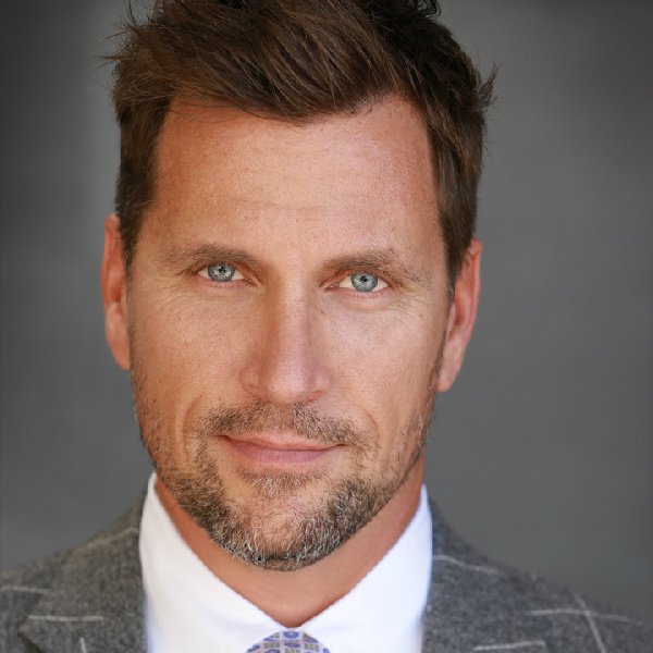 actor Curt Doussett large photo