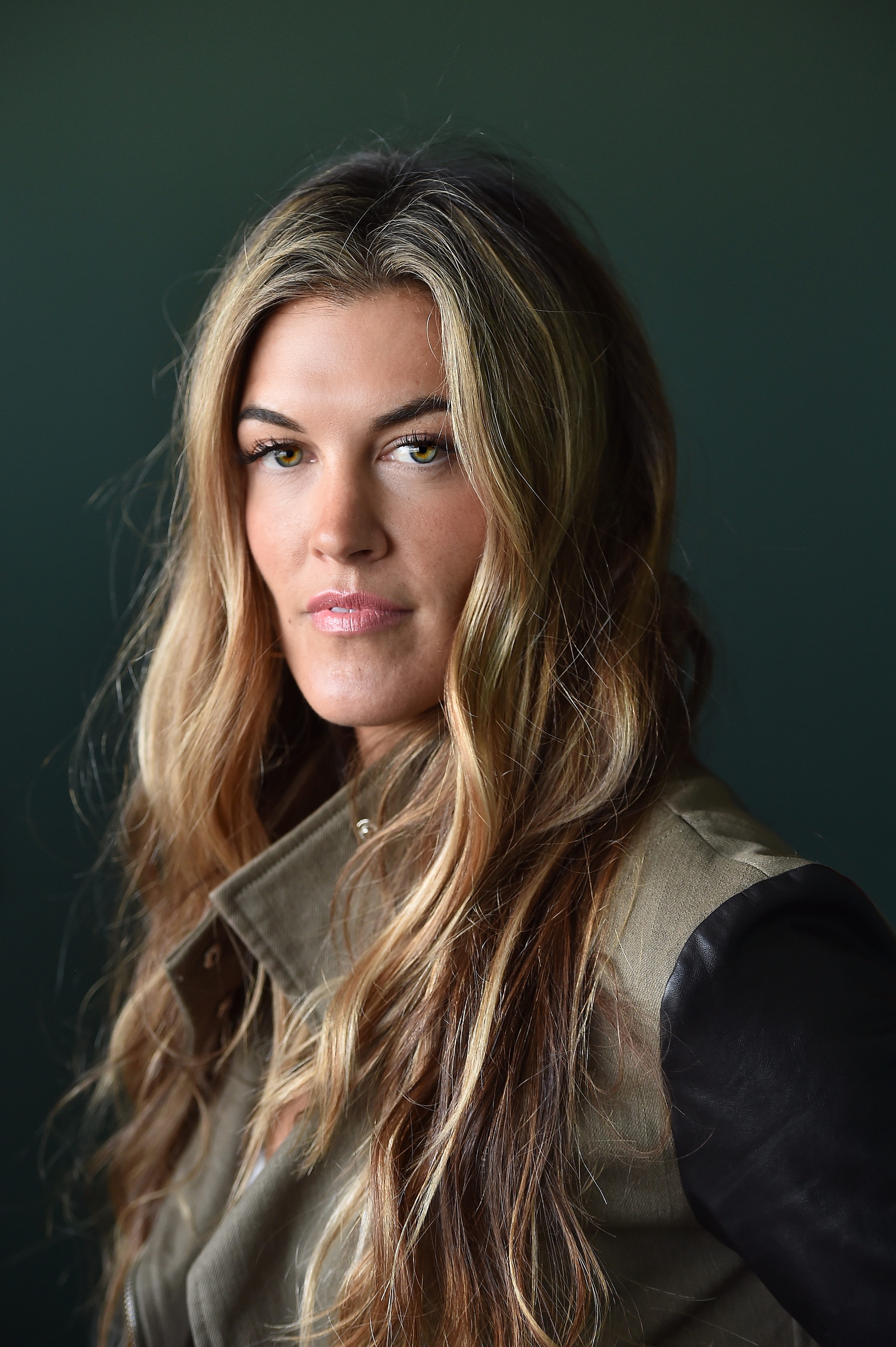 actor Nicole McKay large photo