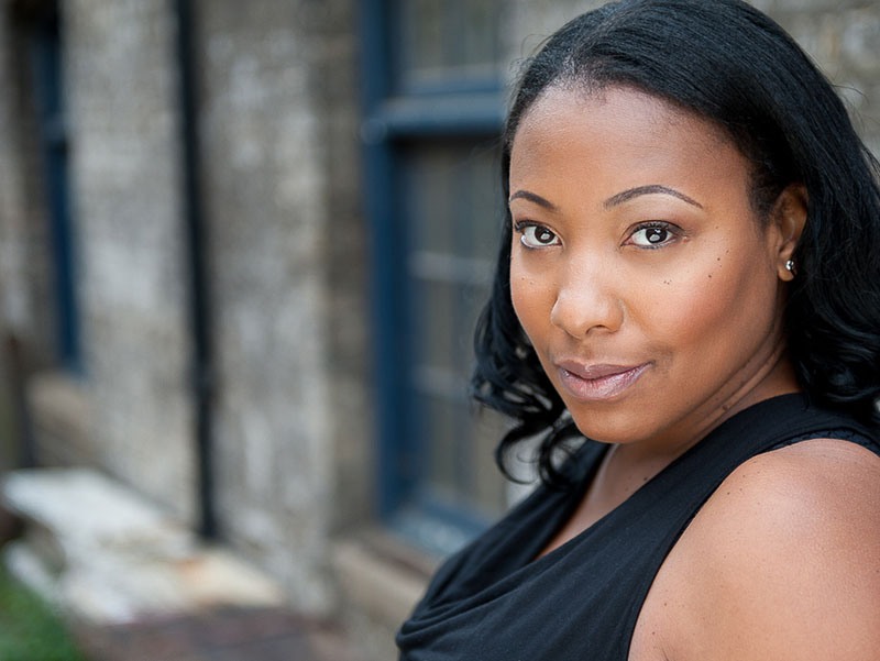 actor Anjela Lauren Smith large photo