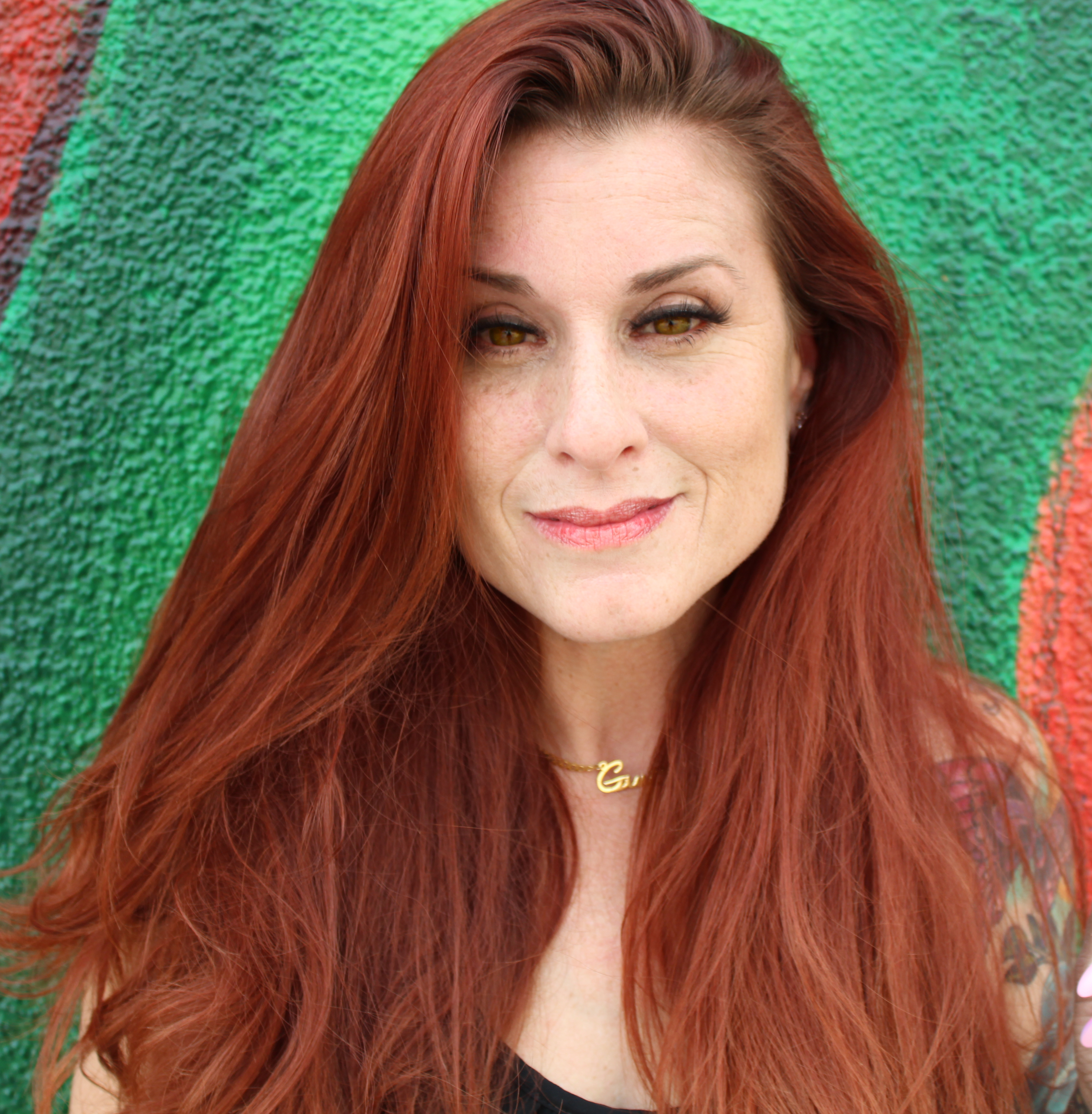 actor Gini Holtzman large photo