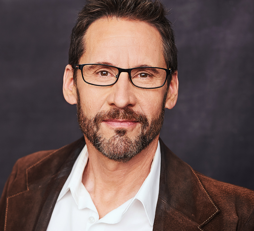 actor Eric Larson large photo