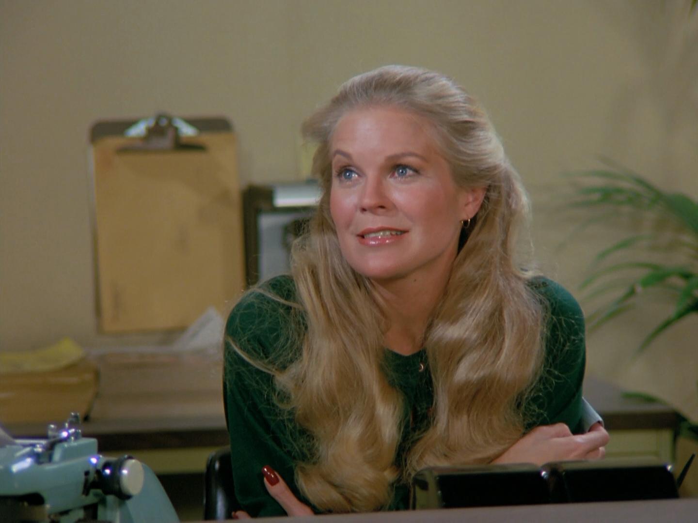 actor Sherry E. DeBoer large photo