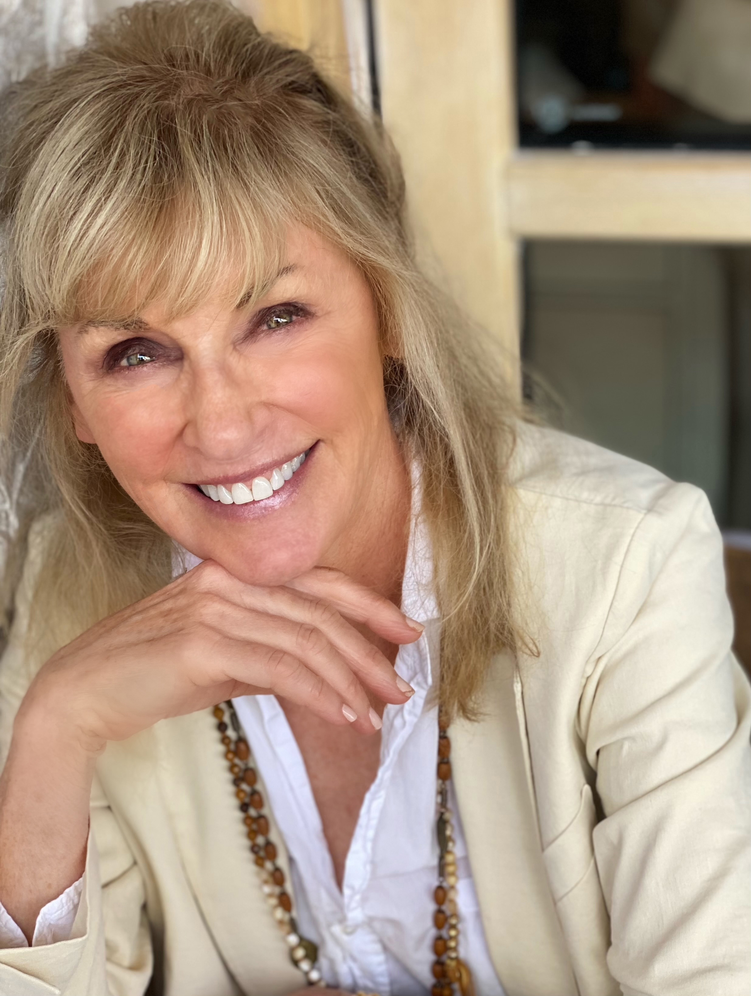 actor Brynn Thayer large photo