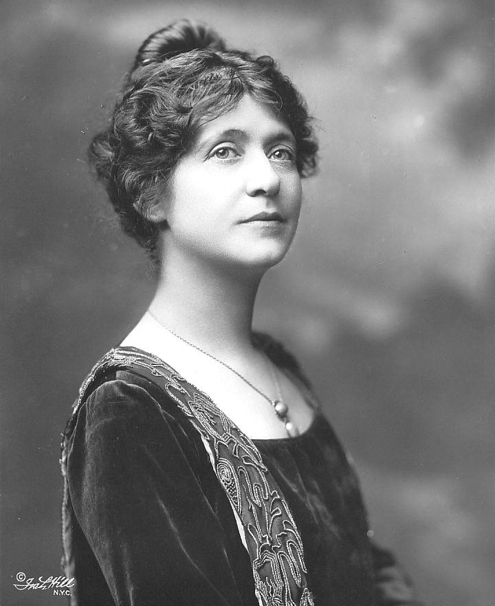 actor Emma Dunn large photo