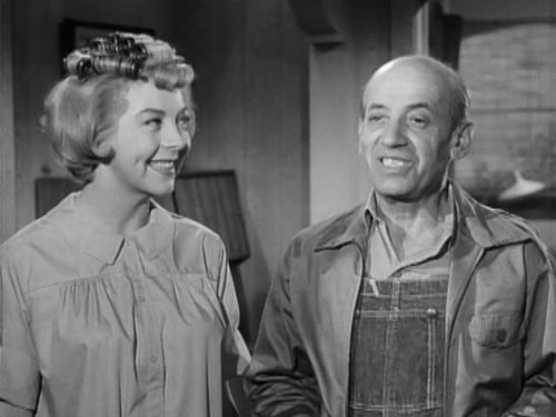 actor Pamela Britton large photo