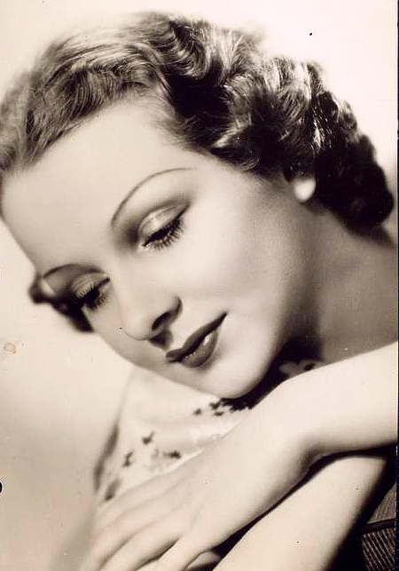 actor Louise Arthur large photo