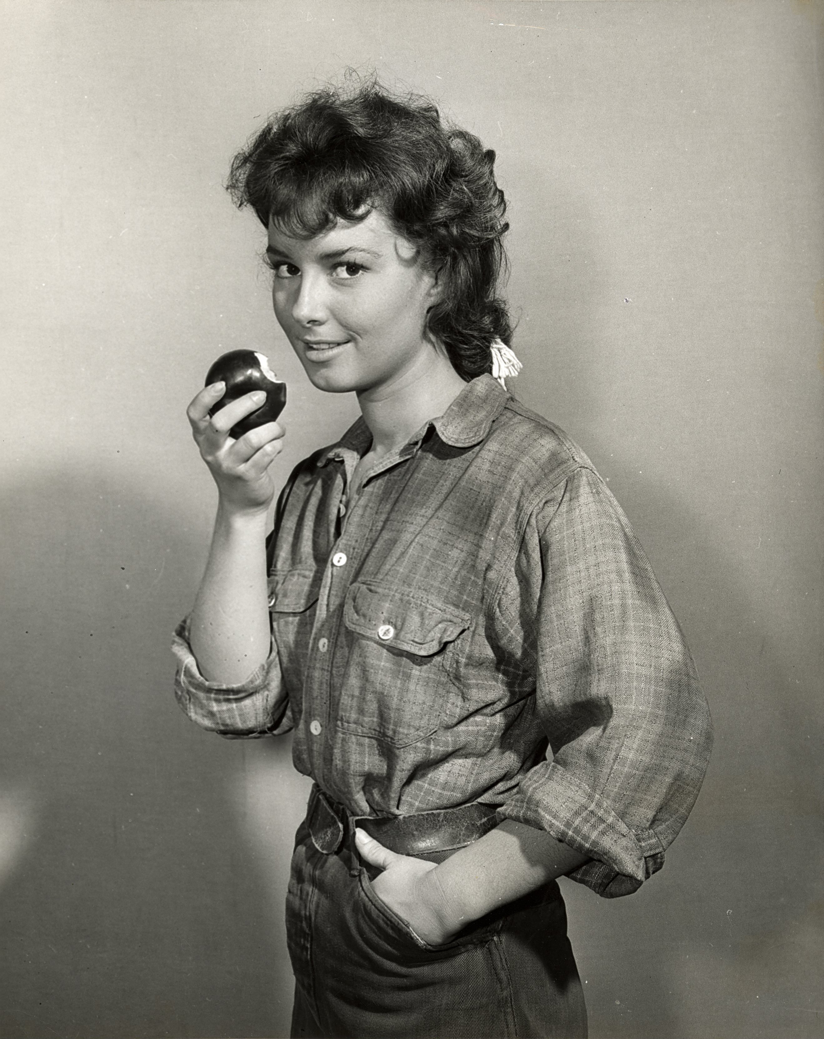 actor Gigi Perreau large photo