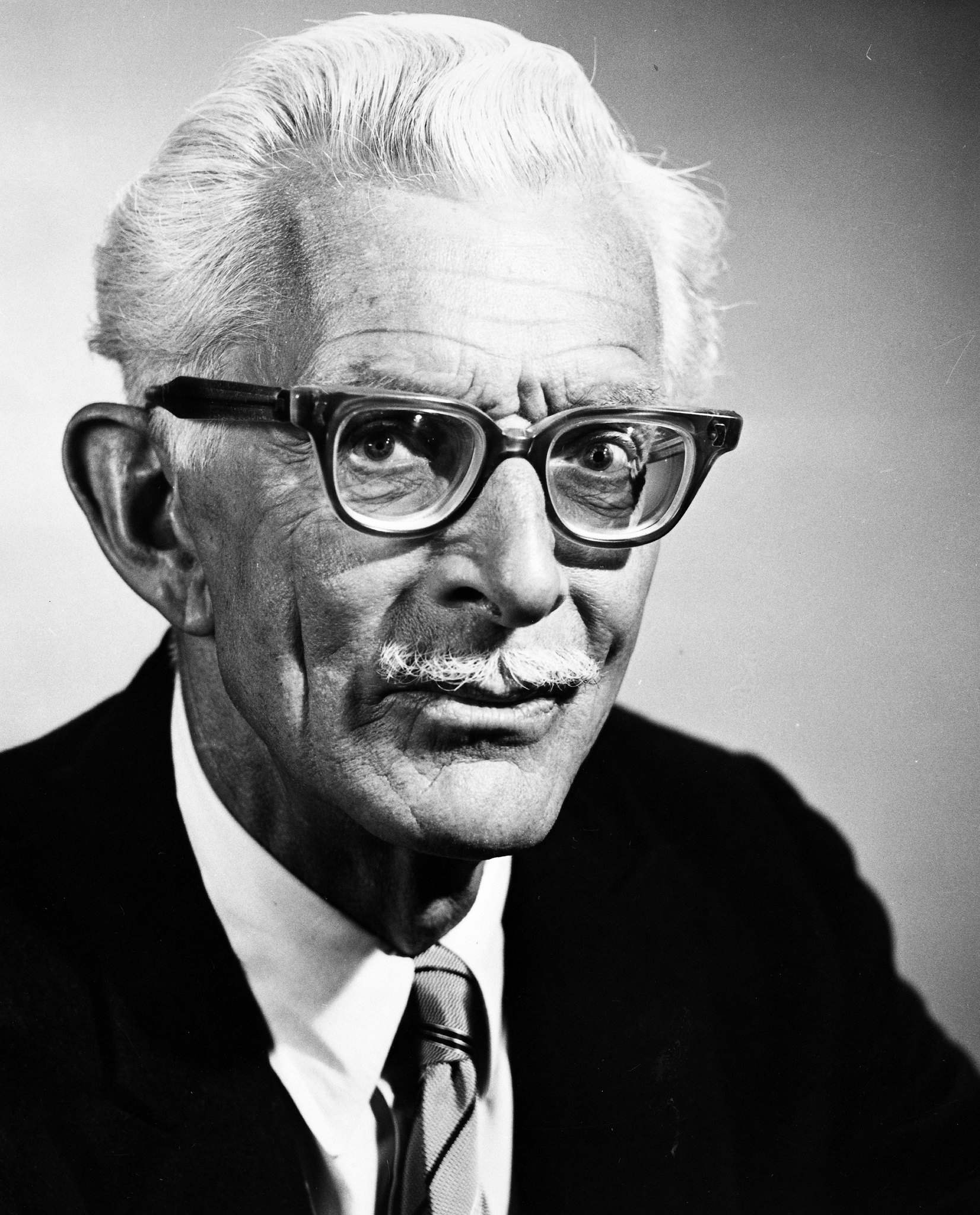 actor Alan Napier large photo
