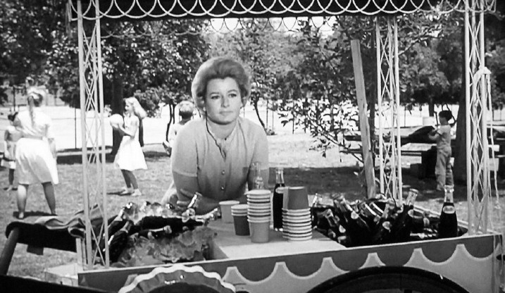 actor Constance Ford large photo
