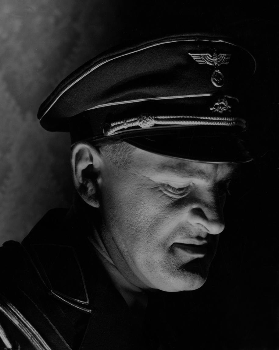 actor Hans Schumm large photo