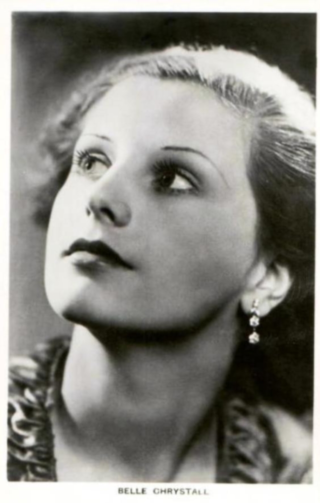 actor Belle Chrystall large photo