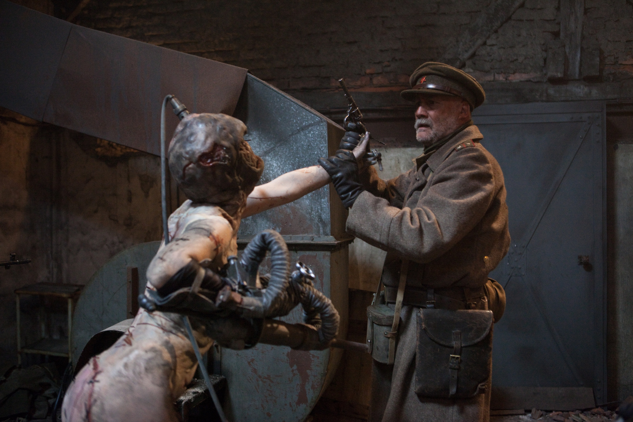 actor Robert Gwilym large photo