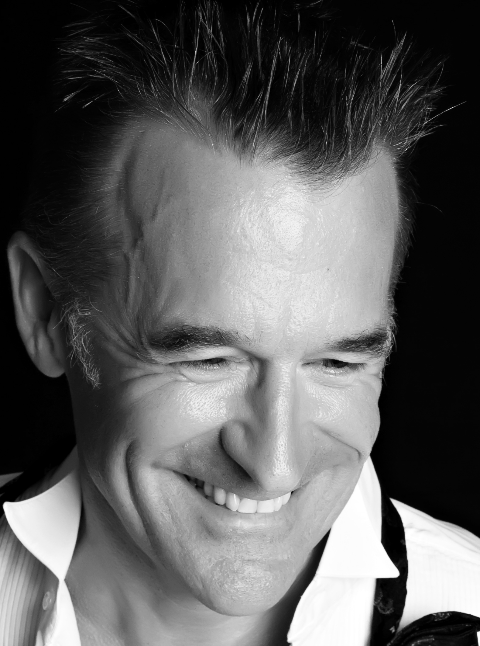 actor Andrew Binks large photo