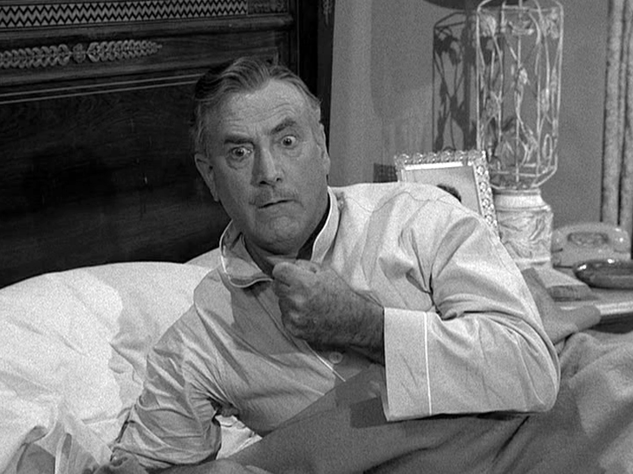 actor Raymond Bailey large photo