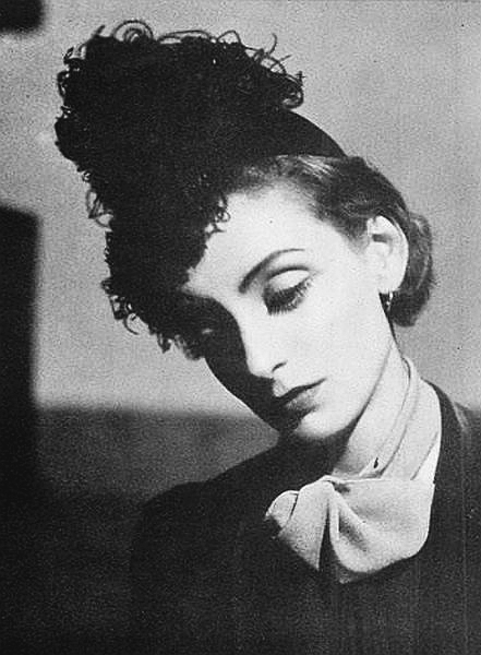 actor Catherine Lacey large photo