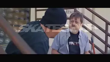 Trailer thumbnail