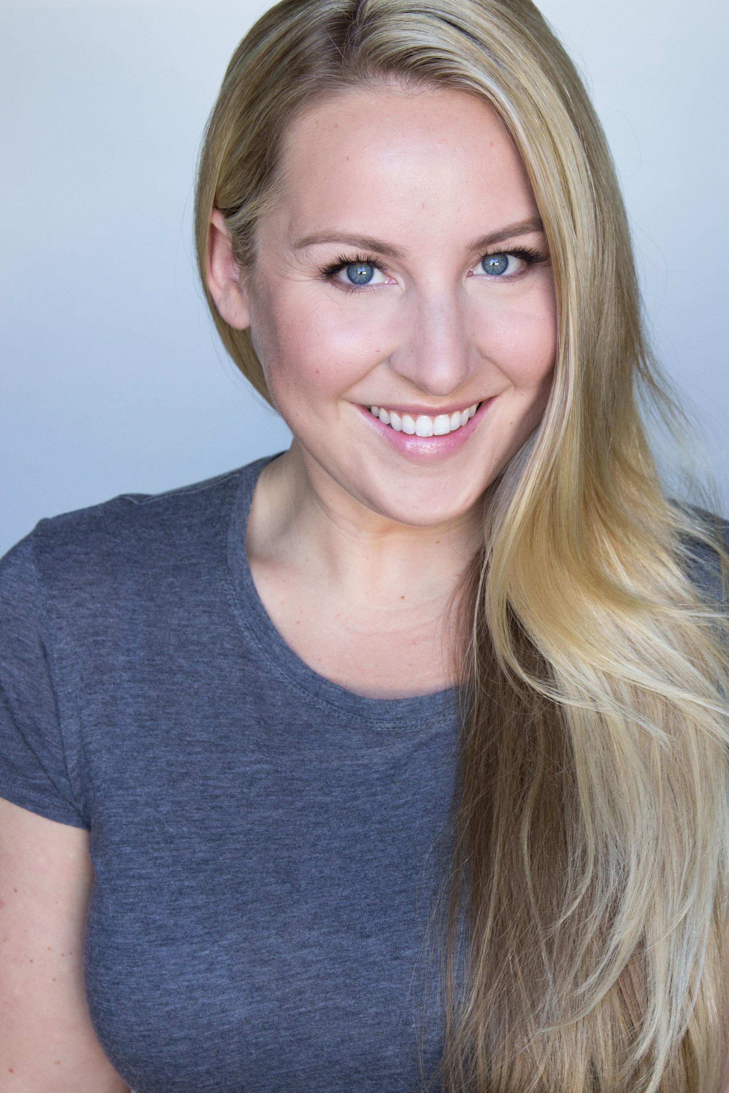 actor Alicia Harris large photo