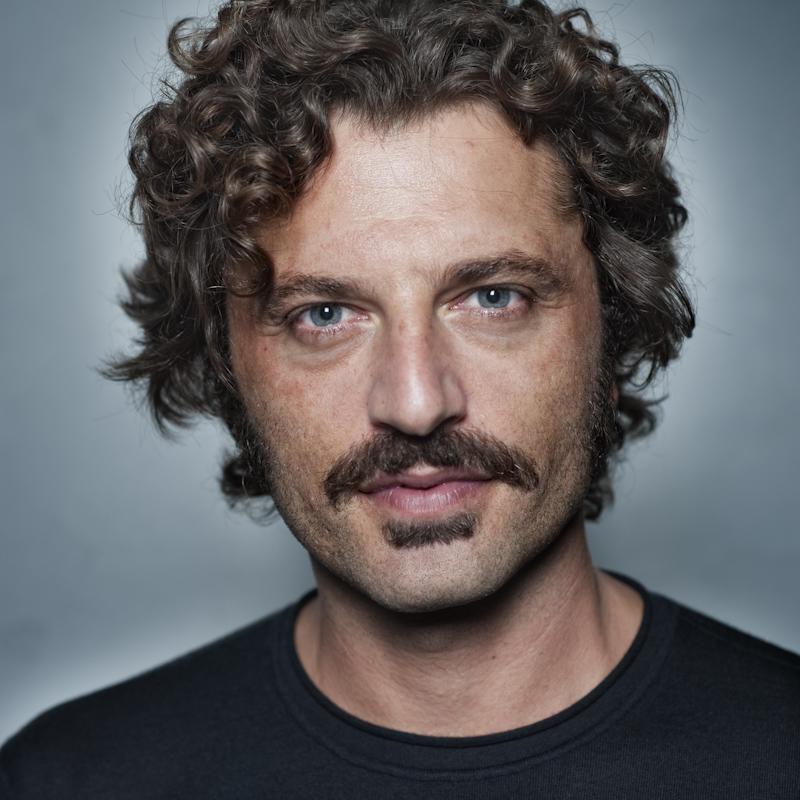 actor Guido Caprino large photo