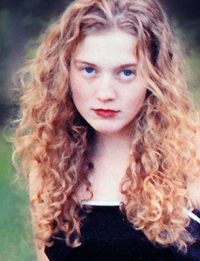 actor Elizabeth Uhl large photo