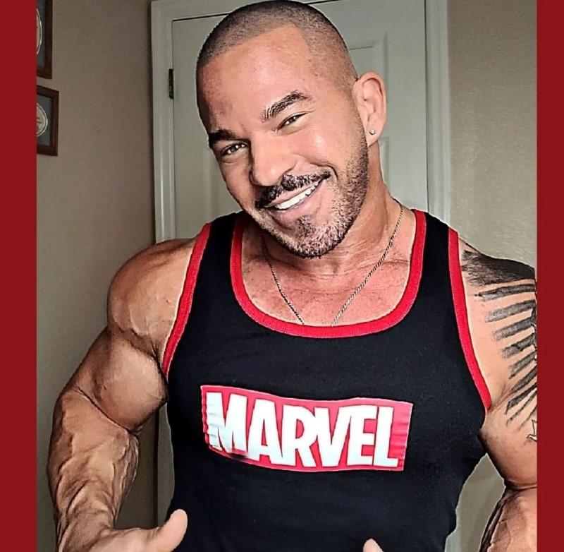 actor Michael Santi large photo