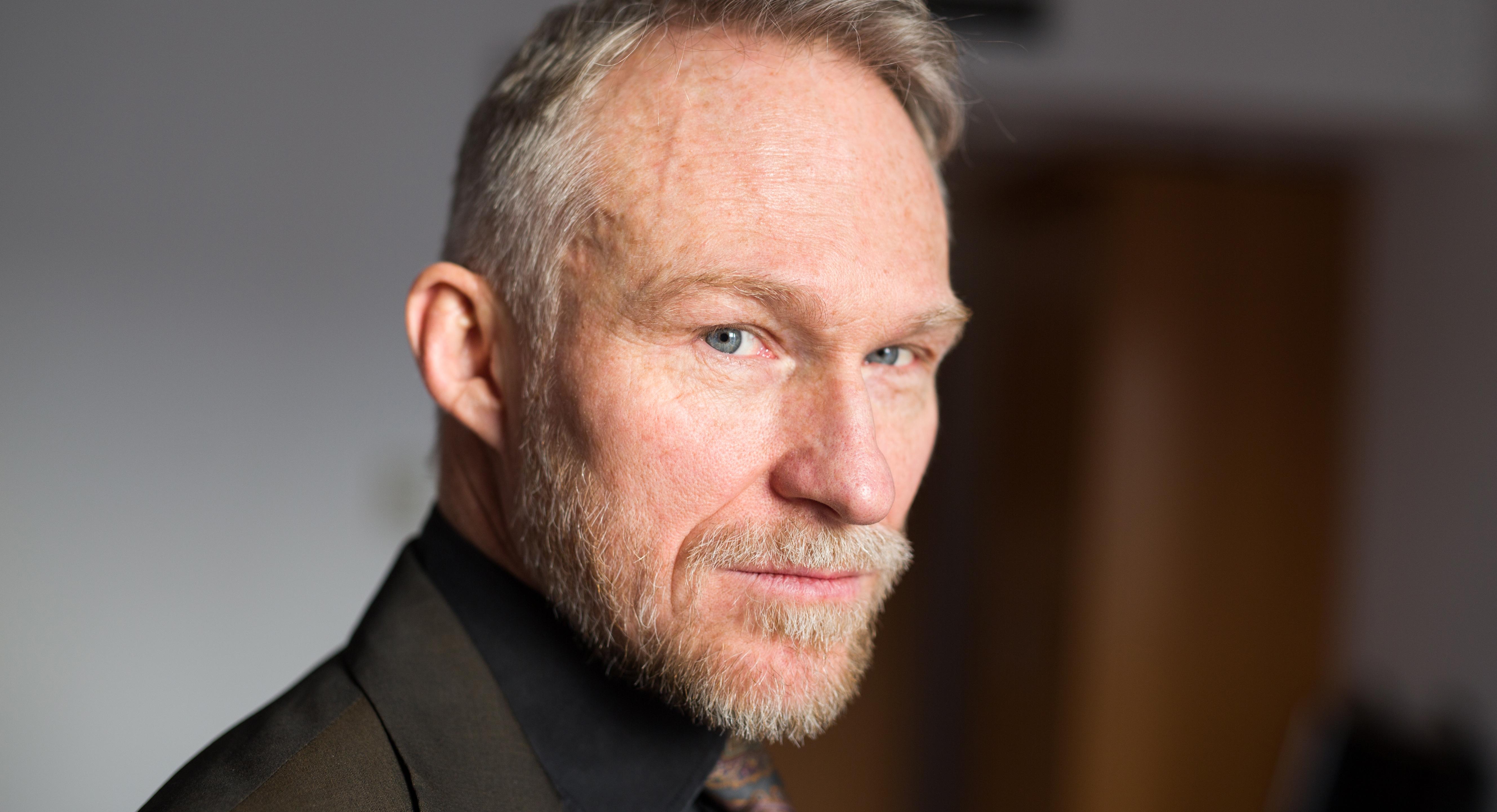 actor Robinson Reichel large photo