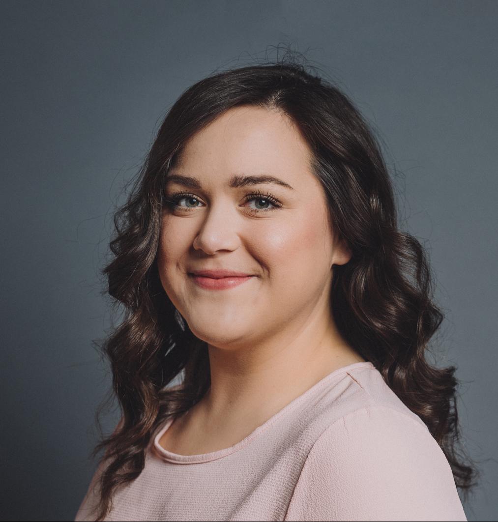 actor Lauren Holt large photo