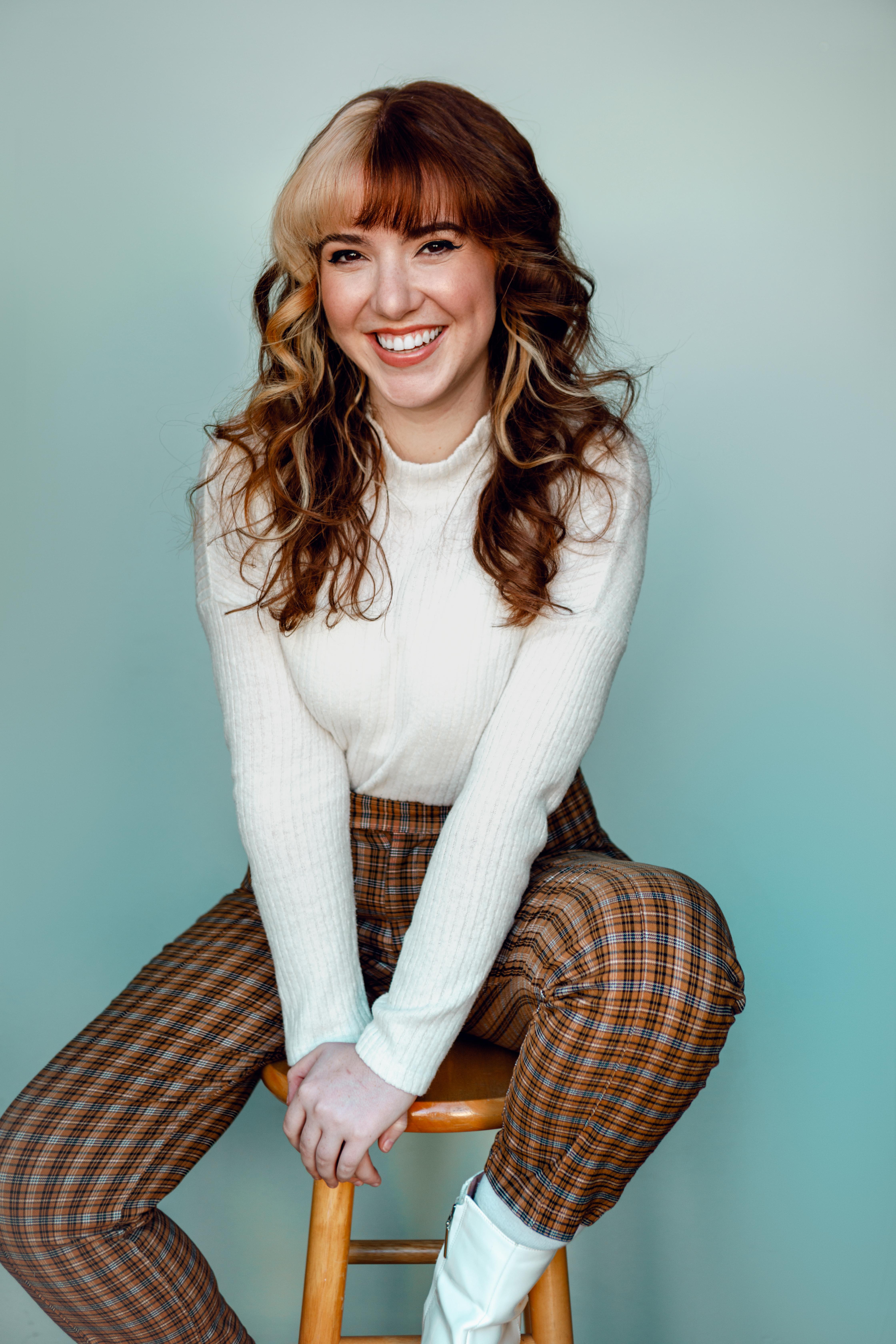 actor Nicole Ciravolo large photo