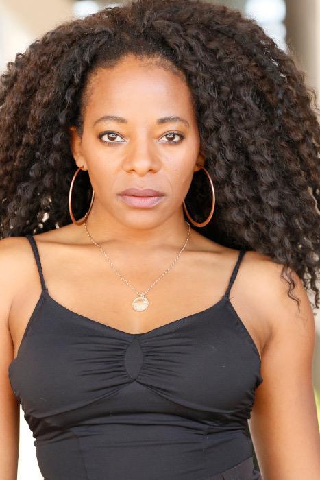 actor Leila Annastasia Scott large photo