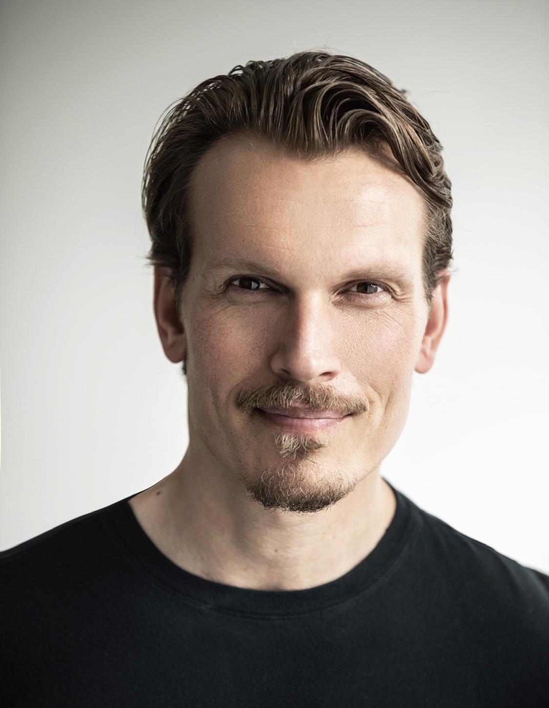 actor Tomm Voss large photo