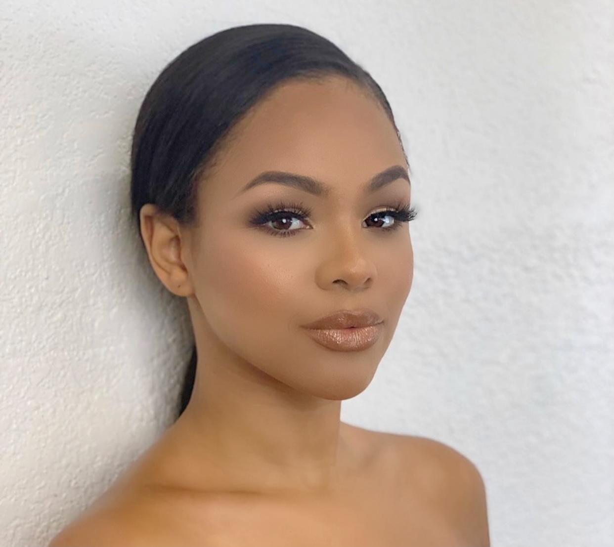 actor Reyna Love large photo