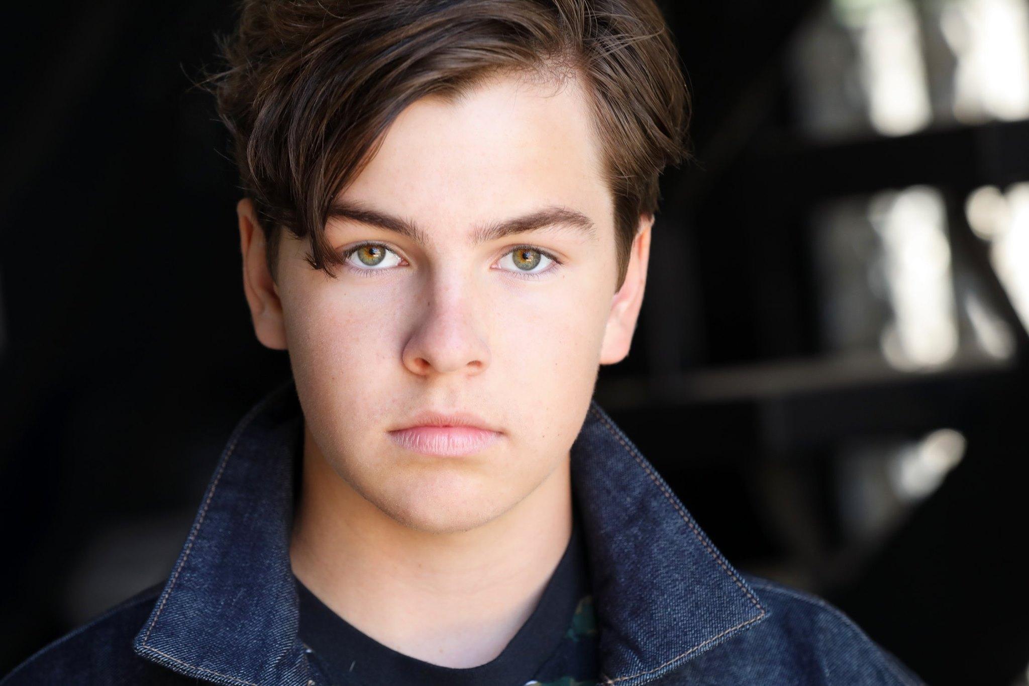 actor Gabe Eggerling large photo