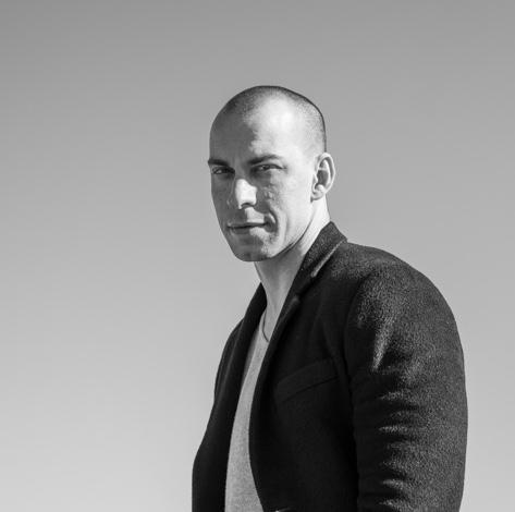 actor Paul Dabrowski large photo