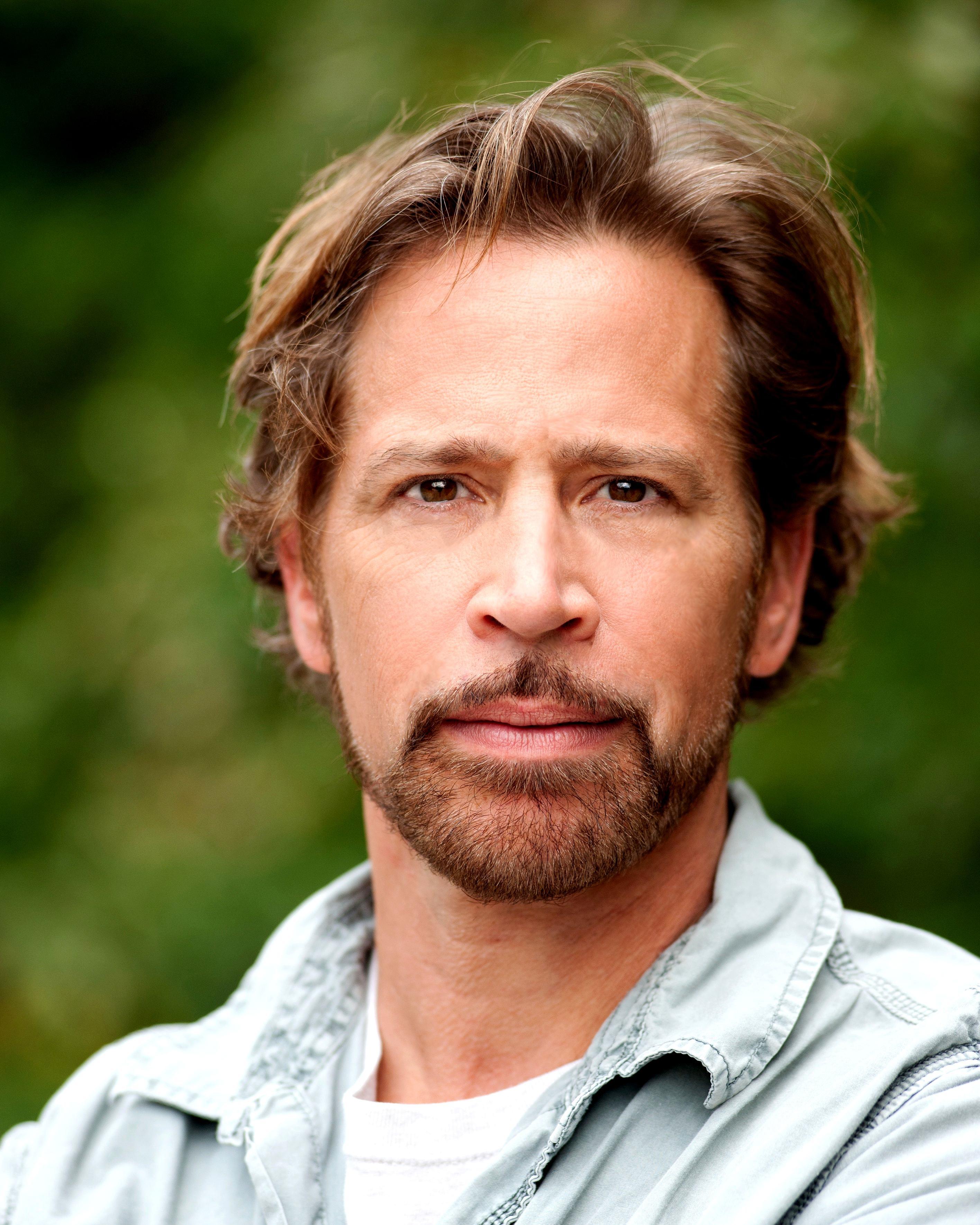 actor John Mossman large photo