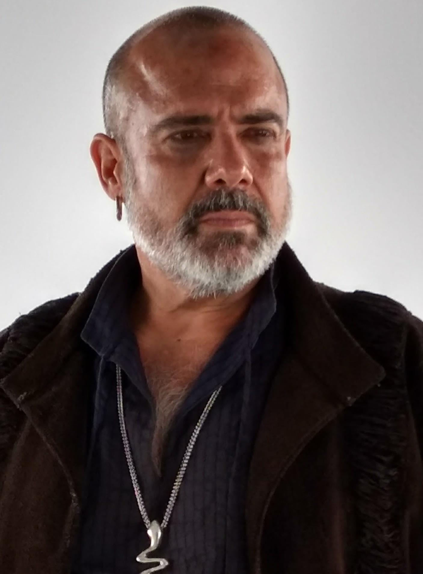 actor André Mattos large photo