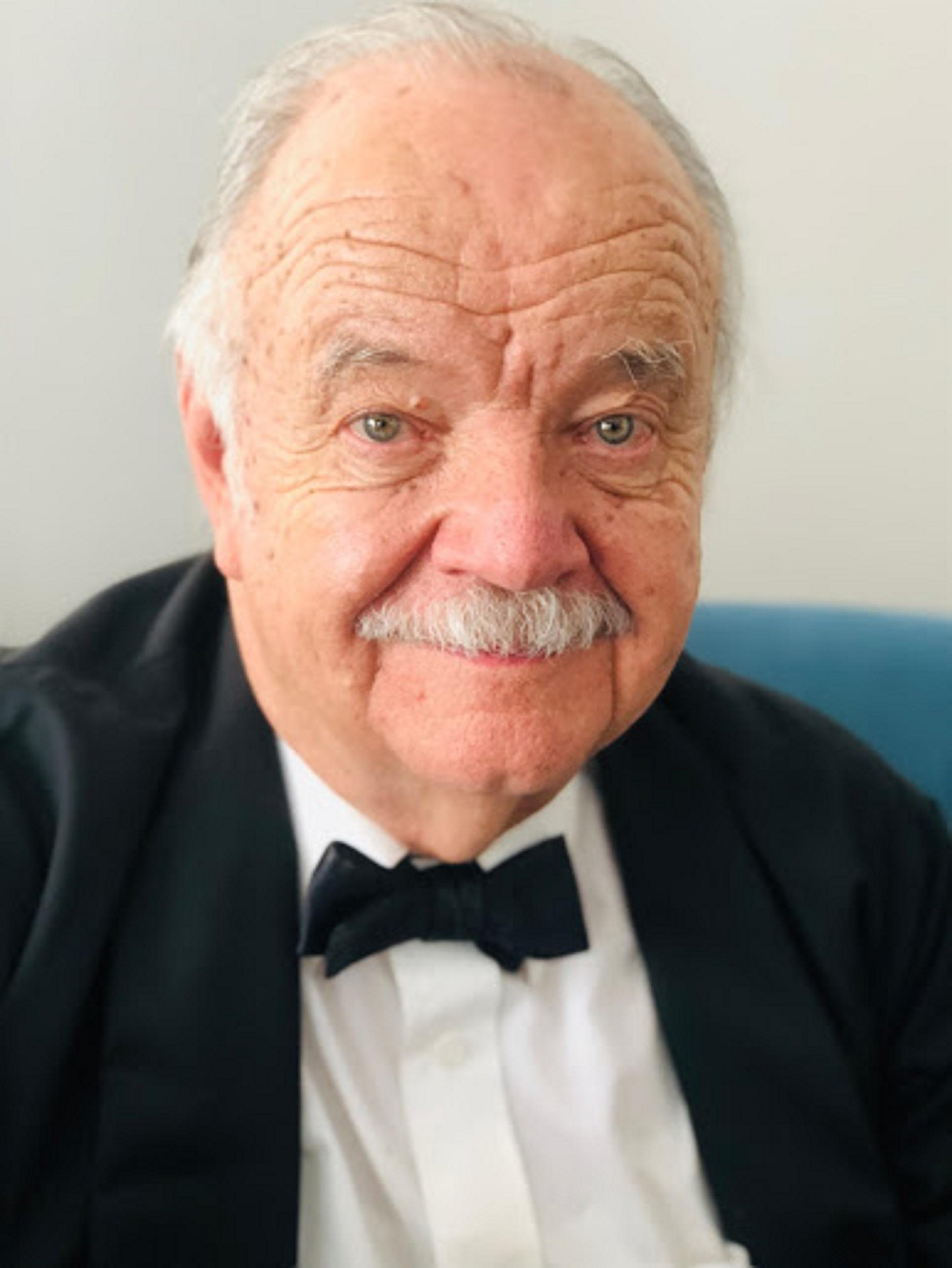 actor David Schroeder large photo